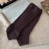 Meias de cano reto folgadas para pisar no chão mulheres outono inverno meias longas de tricô retrô aquecedores de perna versáteis que afinam meias de cano médio cor café