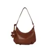 2026 Nuevo Estilo Bolso de Axila Retro de Nicho Bolso de Hombro Único para Mujer Moda Versátil Decoración de Flores Bolso Cruzado de Cuero