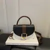 2026 Nuevo Otoño Moda Color de Contraste Texturizado Elegante Simple Versátil Alto Valor Bolso Pequeño Cuadrado de un Solo Hombro Cruzado de Mano