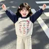 Moletom Feminino Outono e Inverno 2026 Novo Estilo Infantil Estiloso Versão Coreana Menina Primavera e Outono Forrado com Lã Espessado Cartoon Bloco de Cor