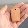 Palo de rosa sándalo caoba nanmu tallado pequeña tarjeta de madera tarjeta sin importar colgante de joyería DIY letras regalo hecho a mano creativo