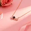 Estilo Europeo y Americano 100 Idiomas Mismo Estilo de Tiktok Te Amo Iloveyou Collar de Acero de Titanio con Proyección para Mujer, Sencillo y con Sensación de Lujo Ligero