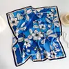 Lenço de Seda Estampado com Flores Novo de Verão Lenço de Seda Artificial Lenço Quadrado Pequeno 70cm Luxo Leve Versátil Lenço Profissional Feminino