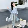 Conjunto de pantalones vaqueros para niña, nueva colección de otoño, elegante y moderno para estudiantes de secundaria, compuesto por una sudadera de moda y pantalones vaqueros