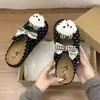 Sandálias deslizantes fofas estilo cartoon da moda para mulheres, perfeitas para usar ao ar livre, nova coleção de outono 2026, com sola grossa, sapatos confortáveis estilo Mary Jane Birkenstock