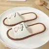 Pantuflas de Lino de Dibujos Animados de Verano para Hombre, Hogar, Interior, Cuatro Estaciones, Lindo Osito, Tela de Algodón y Lino, Pantuflas para Mujer