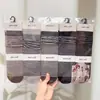 Nuevo Estilo Otoño e Invierno para Mujer: Calcetines holgados estilo Old Money, Calcetines altos, Calcetines holgados de encaje de color liso, Calcetines con separación de dedos para mujer