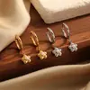 Brincos Pequenos de Florzinhas Novos, Requintados e Modernos Estilo Coreano Ins para Mulheres, Simples e Leve Luxo Aço Titânio Banhado a Ouro PVD Brincos Versáteis