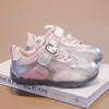 Zapatillas de Malla Transpirable para Niñas Modelo Verano 2026 Zapatillas Casuales Antideslizantes de Suela Suave con Dibujos para Niñas Zapatillas Casuales Ligeras