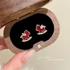 Pendientes de Pony Incrustados con Diamantes Rojos de Año Nuevo para Mujer, Lujo Ligero, Gama Alta, Pendientes Elegantes, Accesorios Festivos para las Orejas para el Año Nuevo