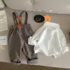 Direto da fábrica novo suspensórios gravata borboleta infantil pequeno conjunto de duas peças cavalheiro coreano xadrez príncipe camisa branca geração cabelo