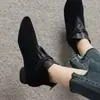 Botas curtas de algodão com forro de fleece estilo francês para mulheres, nova coleção outono/inverno 2026, bico fino, salto grosso, botas estilo Martin com design patchwork, efeito emagrecedor, botinhas