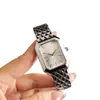 Relógio Feminino de Quartzo com Pulseira de Rebite Quadrado Prata Mostrador Branco Simples Luxo Leve Nicho Pulseira de Aço Relógio Moderno Atacado