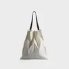 2026 Novo Design de Nicho Geométrico Plissado Losango Tecido Oxford Bolsa Tote de Grande Capacidade Versátil Bolsa de Ombro de Mão