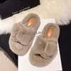 Chinelos peludos de sola reta tamanho grande para mulheres, para comércio exterior transfronteiriço outono e inverno, adequados para uso externo, chinelos de algodão casuais slip-on com sola grossa para casa e interior