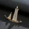 Acessórios de Broche de Coroa para Terno Masculino Personalizado e Moderno Broche de Águia com Diamantes Inteiros Desenho Animado Timão de Vela Tendência
