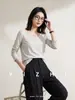 Camiseta básica de manga larga con cuello en U para mujer para otoño, camiseta básica de color liso simple, corte ajustado y top interior favorecedor