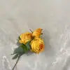 Rosa de Torre Simulada de 3 Cabezas Rama Única Escena de Boda Diseño Guía de Camino Arco Arreglo Floral Hogar Sala de Estar Centro Comercial Tienda Decoración