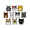 Lindo pin de esmalte con forma de gato y patrones coloridos, broche de animal de dibujos animados, accesorio decorativo creativo para ropa y mochilas de niños