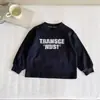 Camiseta infantil de algodão manga longa da moda, coleção primavera/outono 2026, design estiloso de gato para meninos, peça básica fashion para meninos, qualidade de exportação