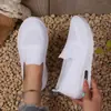 Suministro Exclusivo Transfronterizo Zapatos de Malla Flyknit para Mujer Slip-on Suela Gruesa Plataforma Zapatos Mecedores Cómodos Zapatos para Madre de Mediana Edad y Ancianos Venta al por Mayor