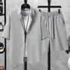 Verão 2026 Novo Conjunto Masculino Lindo Fashionável Tendência Camisa com Textura de Gaze Bolha Manga Curta e Shorts Conjunto de Duas Peças