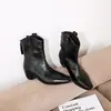 Botas elásticas de moda, elegantes, modernas, retro, que realzan la altura, adelgazantes, modelo nuevo 2026, punta fina, elegantes botines negros