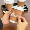 Pasta de transferencia de cristal taza de corcho vaso desechable para café taza de papel para té con leche con tapa embalaje comercial para llevar de bebida caliente