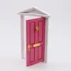 Casa de Bonecas 1:12 Mini Móveis de Casa de Bonecas Modelo de Micro Cena DIY Porta Rosa com Pináculo