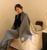 Novo cachecol de outono e inverno estilo coreano, de cashmere sintético, dupla face com cadeado de coração, versátil para ambientes com ar condicionado, xale quente, aquecedor de pescoço para estudantes