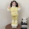 Conjunto para Niñas Otoño e Invierno 2025 Nuevo Elegante Ropa de Invierno para Niñas Bebé, Moderno Conjunto Grueso de Invierno de Dos Piezas con Forro Polar