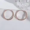 Nuevos Pendientes de Aro Grandes Elegantes y Versátiles con un Toque de Lujo Ligero y de Alta Gama, Brazaletes para Oreja Femeninos, Pendientes de Aro Lisos Únicos, Aretes
