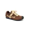 Versión súper suave de piel de vaca de zapatillas deportivas casuales con cordones para mujer con aumento interno de altura, zapatillas de entrenamiento versátiles alemanas, zapatillas blancas y zapatillas de skate.