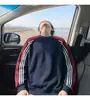 Sudadera sin capucha de tres rayas color block estilo americano para hombre, adecuada para primavera y otoño, capa base resistente, camiseta de manga larga de corte limpio