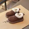 Birkenstocks Forradas com Fleece para Meninas Sapatos de Algodão Infantis 2026 Outono/Inverno Novo Estilo Sapatos de Pelo Slip-on para Meninas Botas de Neve de Algodão Duplo