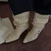 Botas de plataforma de tubo ancho de metal retro con hebilla de pirata para mujer, nueva colección otoño/invierno 2026, dulces y geniales, estilo atrevido, botas de moda con punta fina