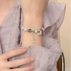 Pulsera de plata esterlina con concha plateada para mujer, diseño de nicho de lujo ligero ins, pulsera de mariposa, ópalo gris luz de luna, cuerda elástica