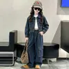 Conjunto de Mezclilla para Niñas 2026 Otoño Nuevo Estilo para Niños Mayores, Tendencia Versión Coreana Casual Elegante Pantalones Cargo Conjunto de Dos Piezas