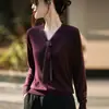 Suéter de punto de lana con cuello en V y adornos de pedrería estilo francés para mujer, de manga larga para otoño/invierno, suéter de capa interior moderno y elegante