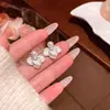 Nuevos Pendientes Populares de Flor y Perla 2026, Diseño de Nicho con un Toque de Lujo, Pendientes de Botón de Pétalo Ultra-Fairy de Lujo Ligero