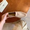 Lan Gui 2026 Estilo Novo de Primavera: a Textura é Absolutamente Incrível~ Mocassins e Mules de Camurça com Fecho de Fivela para Mulheres, Adequados para Primavera e Outono