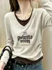 Camiseta de Algodón Puro con Hombro Recto, Falso Dos Piezas, Cuello en V, Manga Larga, Moda Femenina, Versátil, Ceñida a la Cintura, Adelgazante, Capa Base, Otoño 2026