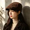 Nueva gorra de estilo newsboy de ante y terciopelo suave para otoño e invierno, para hombres y mujeres, gorra versátil de calle retro británica