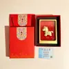 Colgante redondo bañado en oro juego de caja de regalo múltiples patrones disponibles recuerdo para festivales y viajes con coche regalo para actividades llavero colgante