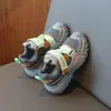 Zapatos para Niñas 2026 Primavera Nuevo Modelo Tenis Ligeros de Malla para Niñas Mayores Transpirables para Correr Zapatos de Papá