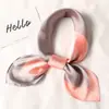 Bufanda Cuadrada Pequeña de Seda Artificial Estilo Nuevo Moda Primavera y Verano Bufanda Fina de Seda Versátil Bufanda Profesional Bufanda de Mujer Bufanda de Invierno