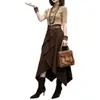 26688, una nueva colección de otoño 2026 de Da Ai Mei Yi Yuan: Camiseta de color liso de moda, corte ajustado, y falda midi asimétrica, diseñados para crear un efecto adelgazante para mujeres