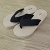 Novas pantufas femininas estilo étnico, cor sólida, sola grossa, design casual com tiras cruzadas, modernas para o dia a dia, disponíveis em cores doces, atacado