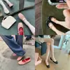 Primer Encuentro Verano 2026 Zapatos Mary Jane Poco Profundos Estilo Ballet Punta Redonda con Remaches y Correa de Lazo Plisada para Mujer