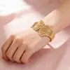 Pulsera de Moda Transfronteriza con Diseño Hueco de Acero Inoxidable Ala Chapada en Oro Pulsera Versión Ancha Hidráulica Accesorios de Resorte Venta al por Mayor
